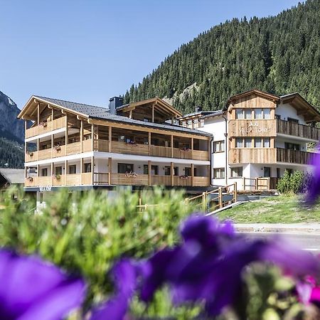 Villa Tony - Small Romantic Hotel Corvara In Badia Esterno foto