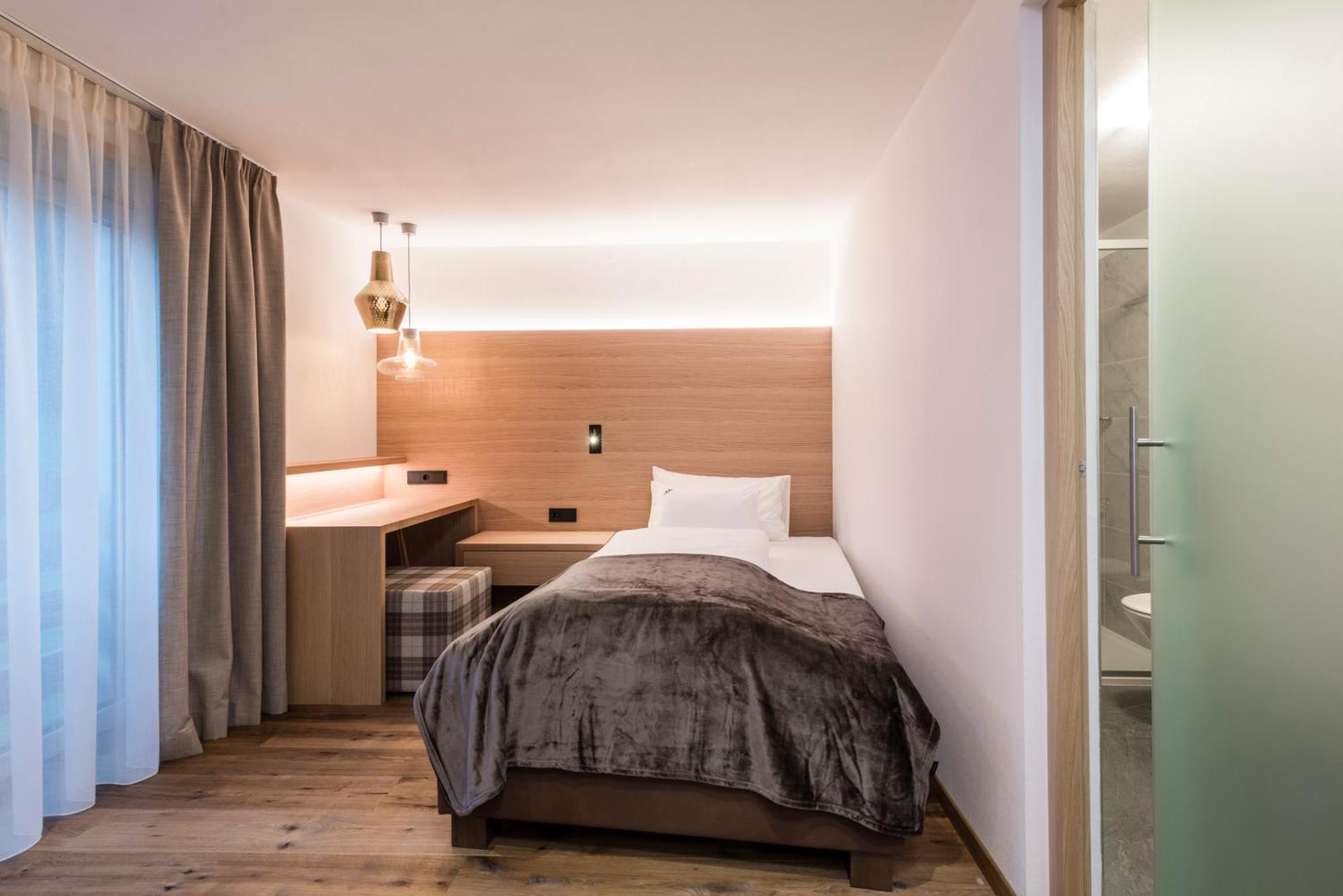 Villa Tony - Small Romantic Hotel Corvara In Badia Esterno foto