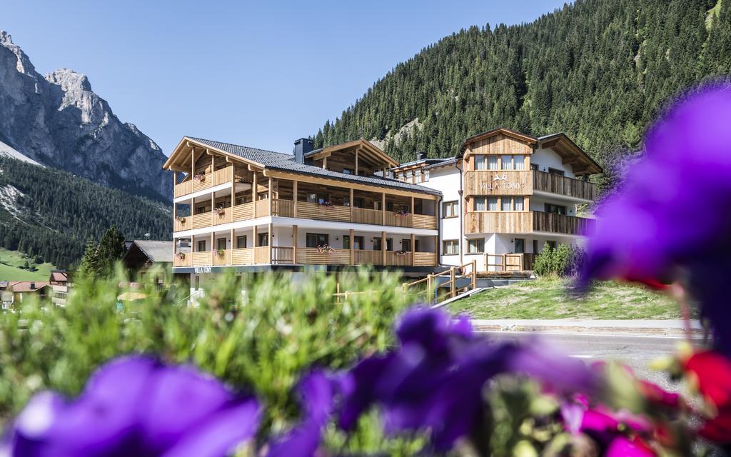 Villa Tony - Small Romantic Hotel Corvara In Badia Esterno foto