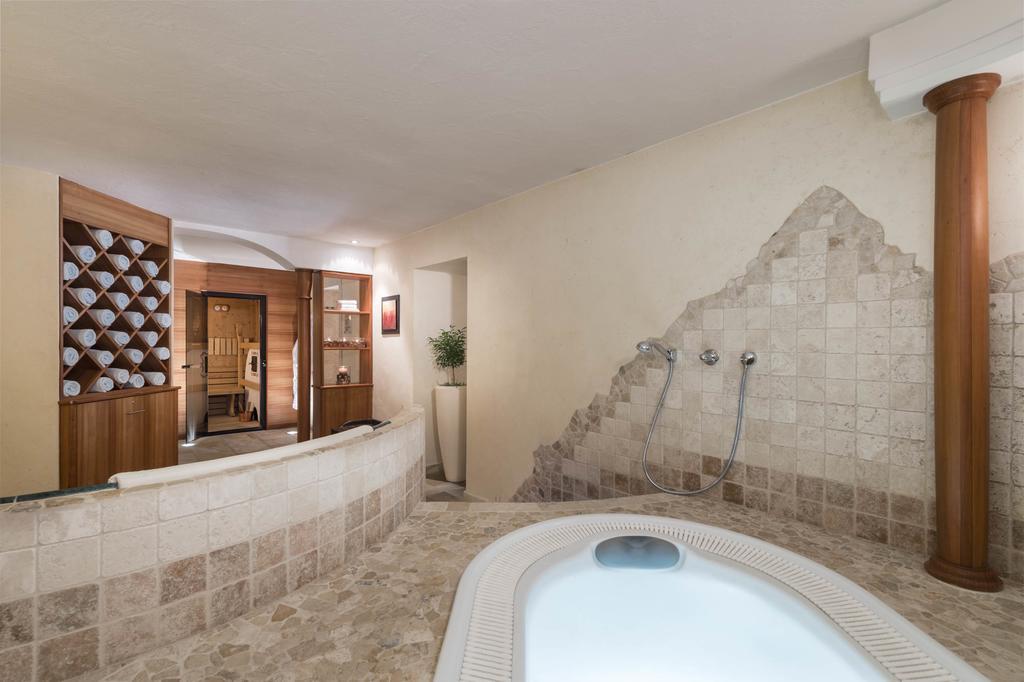Villa Tony - Small Romantic Hotel Corvara In Badia Esterno foto