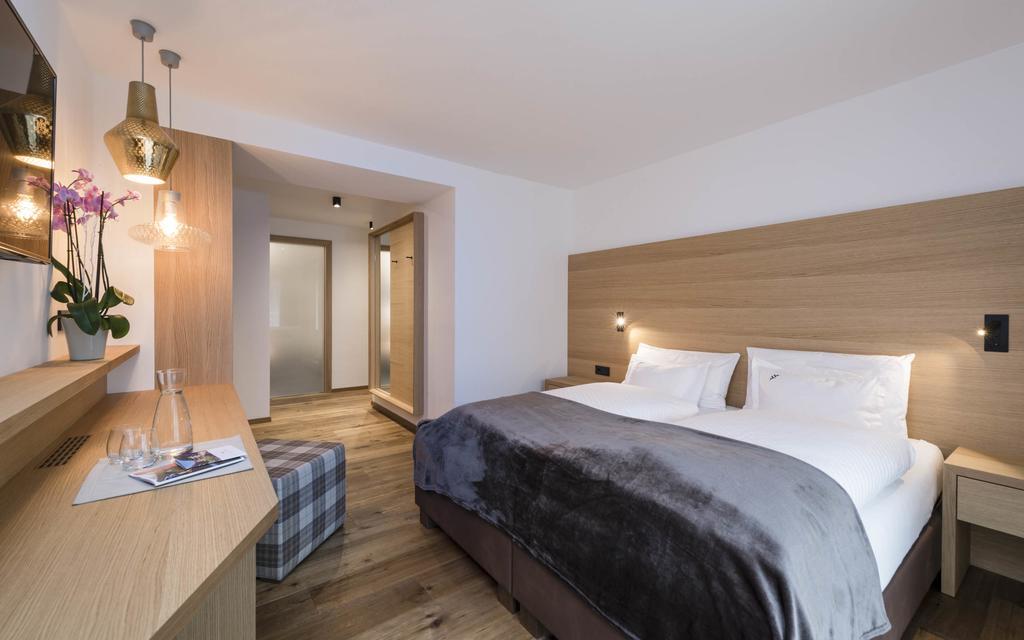 Villa Tony - Small Romantic Hotel Corvara In Badia Esterno foto