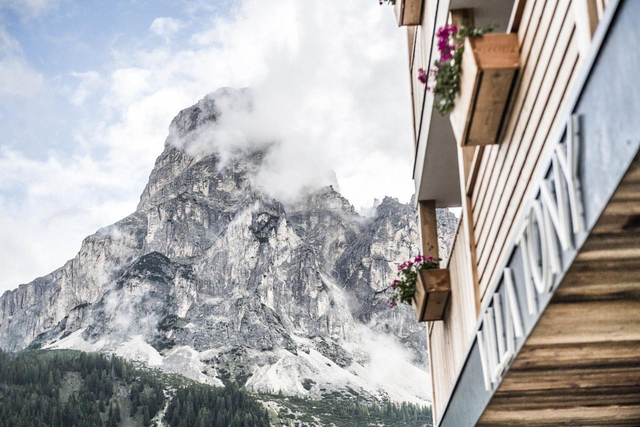 Villa Tony - Small Romantic Hotel Corvara In Badia Esterno foto
